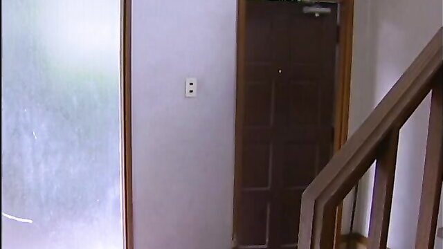 Secret mother-son fuck in Japanese home hallway, amateur JAV style