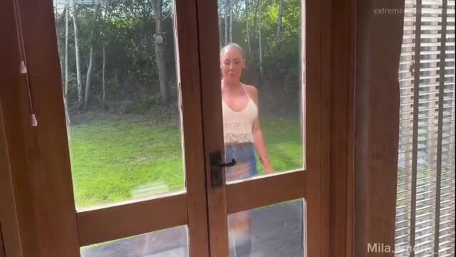 Mila Amora blonde in crop top and shorts at door, creampie date tease