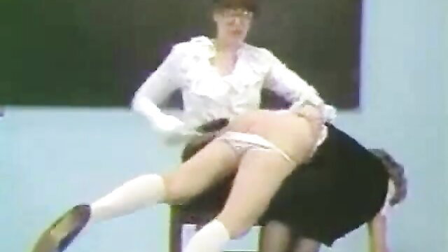 Stephanie Locke teacher skirt up pussy exposed on desk with student