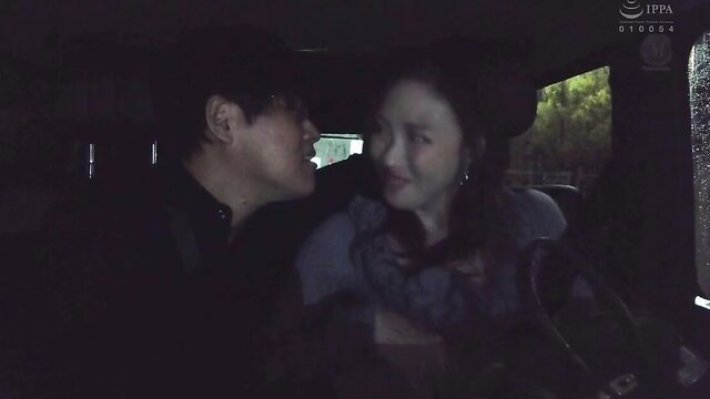 Sayuri Hayama 32yo JAV debut in car intimate kiss with man