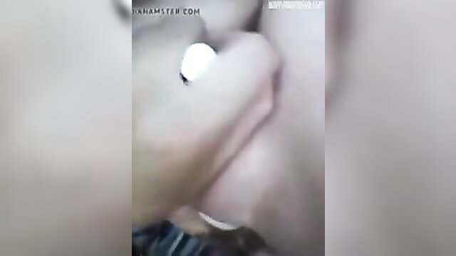 Rosaleensillyone closeup fingering pussy playing with herself