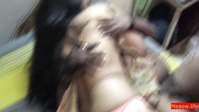 Kinky Desi wifey in saree gets serviced by guy, blurred hardcore action