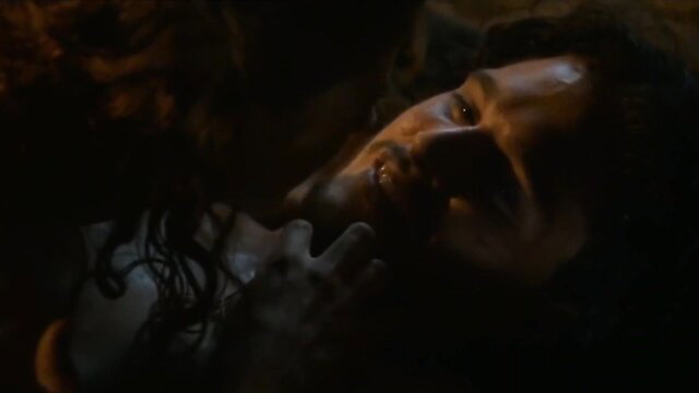 Jon Snow & Ygritte hot cave sex in Game of Thrones - passionate kiss