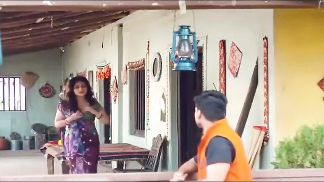 Indian village wife in purple saree flirts with man in hot Gao ki Garmi scene