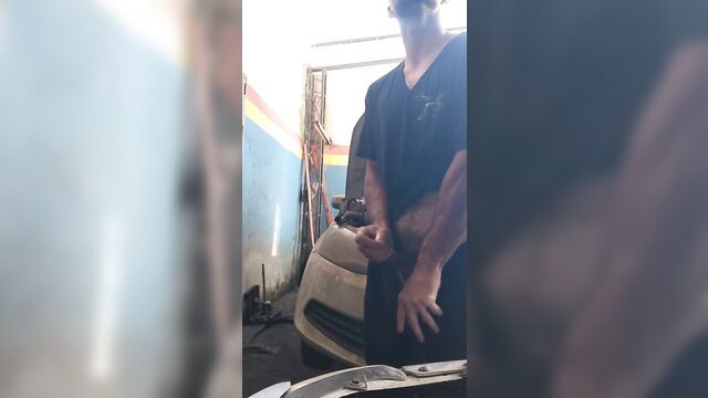 GianGabi mechanic masturbating at work in garage