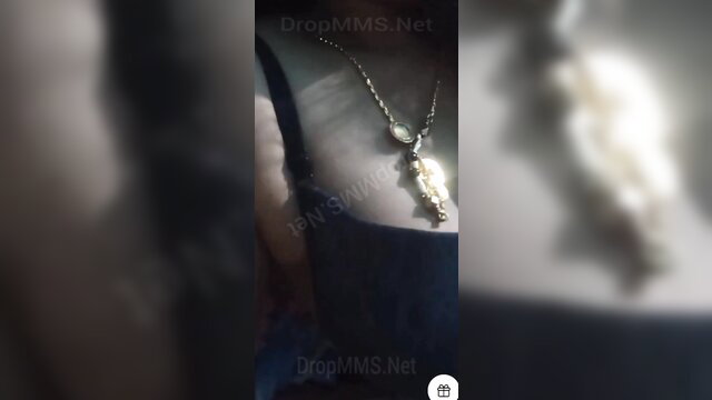 Tamil moratu kaaji aunty necklace tease on Tango live