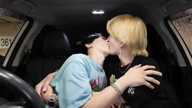Japanese boys Mukai Riku & Haru kissing passionately in car - BoysLoveVideo