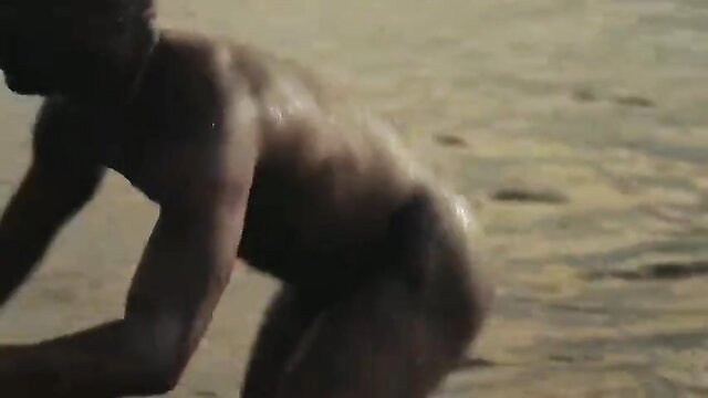 Muscular black man nude bent over beach ass view Juliette Savary Carpobrotus