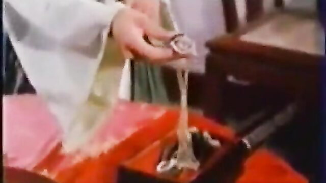 Asian ancient drama porn: Phan Kim Lian drips cum from pussy in classic scene
