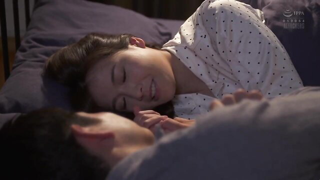 Ai Mukai cuddles man in bed, intimate JAV wet reunion moment