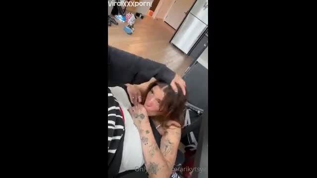 Arikytsya gives sloppy blowjob in living room, tattooed amateur