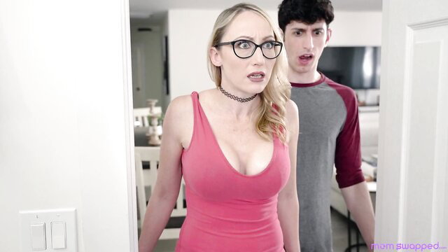 Cassie Del Isla shocked in tight pink dress with stepson at door