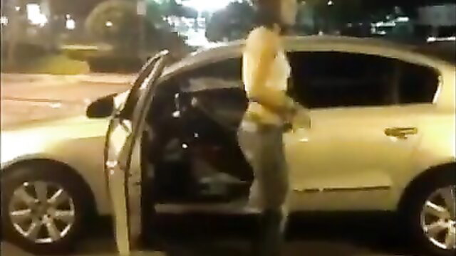 Blonde woman mooning huge ass from car door in Mooning Vines 5