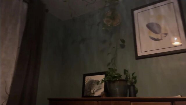 Thicc_freakness in dim green bedroom with plants, young squirter