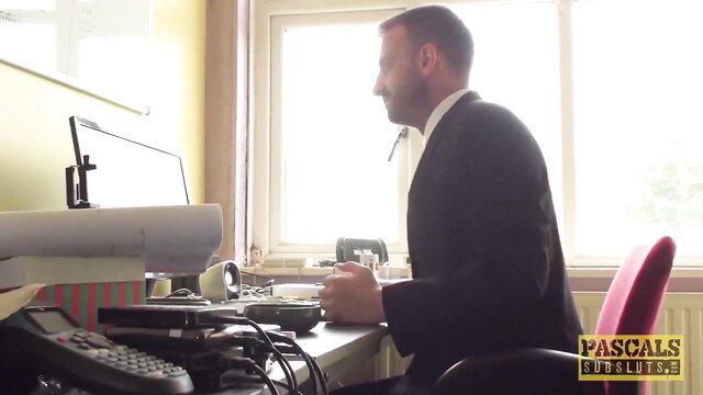 Pascals Subsluts Kimmie Fox in suit at desk ass fuck preview