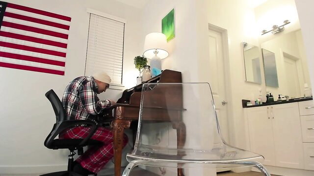 realtoxxxmaria busty MILF masturbating pussy solo at piano