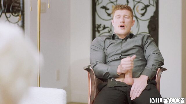 Charli Phoenix milf handjobs Oliver Flynn's cock in sexy stockings