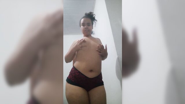 Jully Ninfetinha topless BBW in red panties dances solo POV