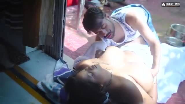 Big Boobs Indian Bong Wife Fucked by Dhoodhwala in Homemade Scene