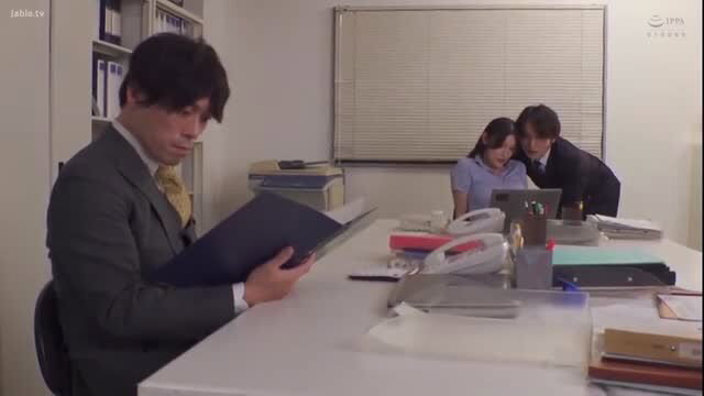 JAV office: Morisawa Kana boss with colleague, tense desk scene