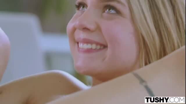 Gabbie Carter smiling closeup, blonde teen with big tits nude