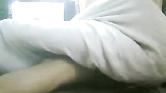 Desi Nagpur GF Priyanshi under white sheets in bed, sexy leg exposed