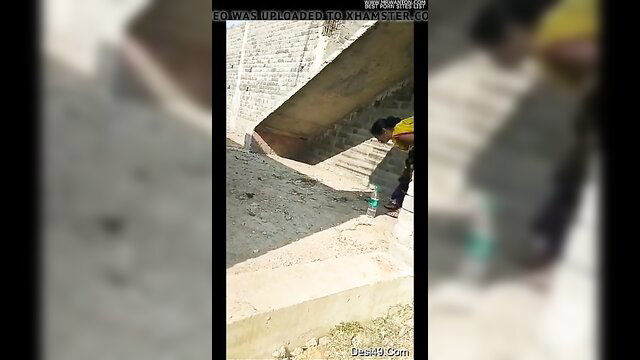 Hindu girl fucked by anti-Muslim thekedar outdoors on construction site