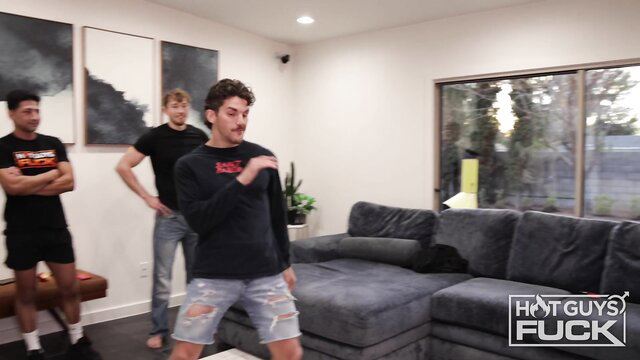 Hot Guys Fuck: 4 ripped studs dancing at wild rizz house party