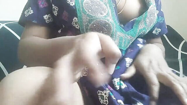 Desi wifey Swetha spreads Tamil pussy wide with cucumber for hot climax