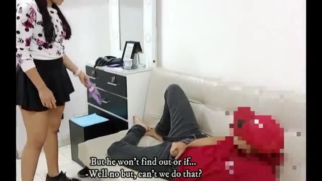 SamanthaeEvanss standing over Kem in red pixelated mask during Spanish porn scene