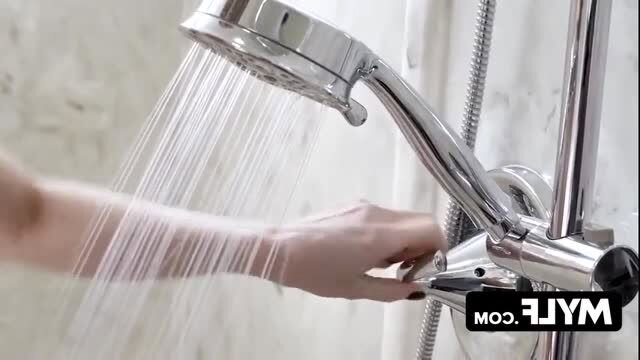 Natasha James and Melissa Lynn lesbian shower encounter